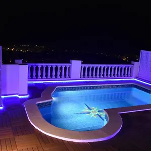 House. Casa Con Piscina Privada Сasa de vacaciones Calafell